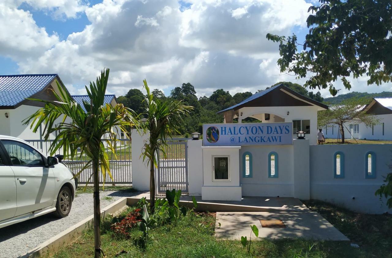 Halcyon Days @ Langkawi Apartment Pantai Cenang  Exterior photo